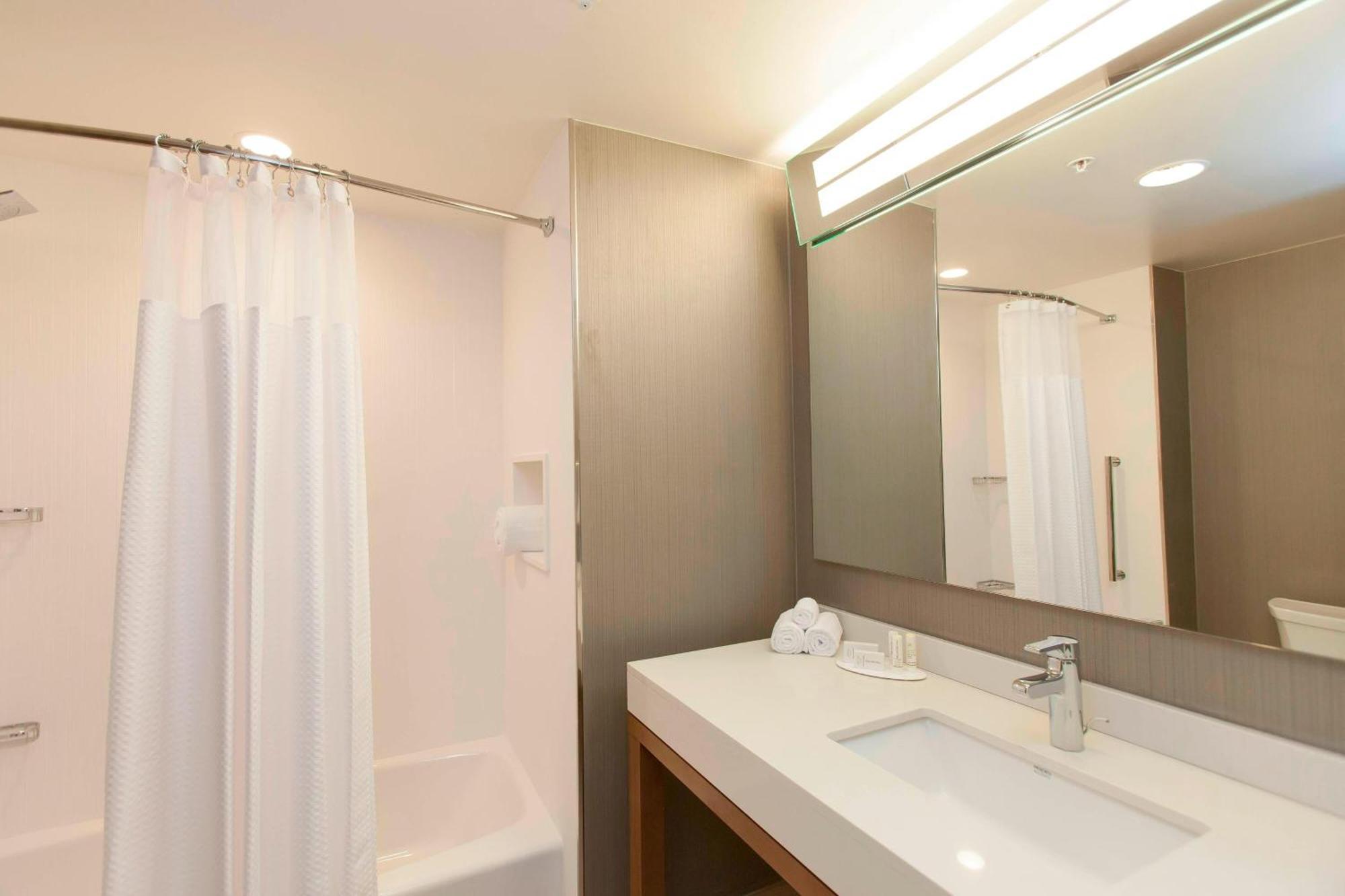 Courtyard By Marriott Houston City Place Spring Extérieur photo